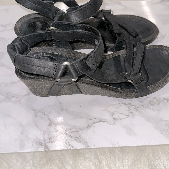 Teva Women's Black Sandals size 9 - Picture 3 of 10